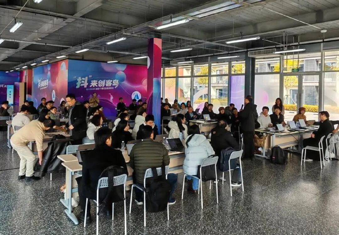 OpenClaw火了！他们在复兴岛“养虾”尝鲜 全脑应用开发与训练的新纪元